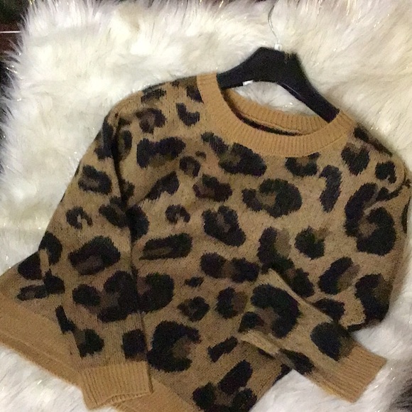 Cheetah print sweater, pullover - Picture 2 of 4